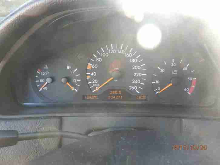 MERCEDES E 300 TDT KOMBI AUTOMATIK W210 Pickerl NEU bis 9/2017 + 4 Monate!