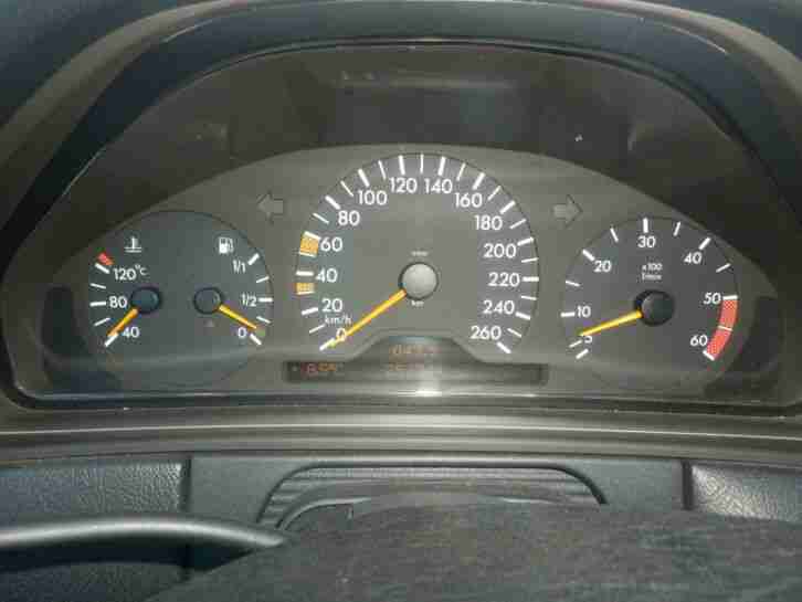MERCEDES E 300 TDT KOMBI AVANTGARDE AUTOMATIK W210 kein W124
