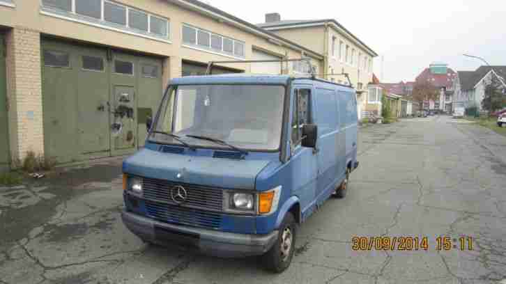 MERCEDES TRANSPORTER 210 D