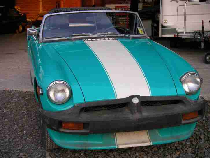 MGB Roadster Karosserie auf Achsen