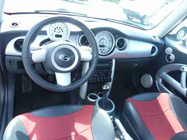 MINI BMW Mini Cooper 1.6 Chilli Red