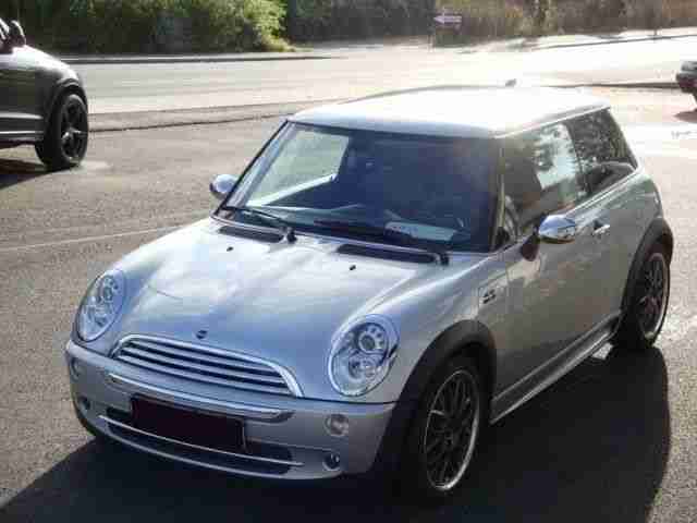 MINI COOPER 1.6 *Xenon*Navi*Pano*Chili*