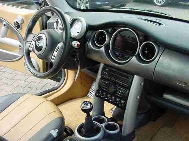 MINI Cooper 1,6 Leder/Xenon/Panorama/Navi Prof./PTS