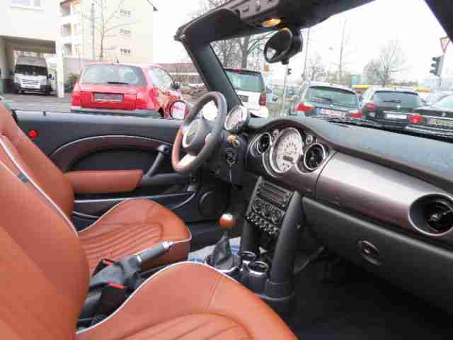 MINI Cooper Cabrio Sidewalk