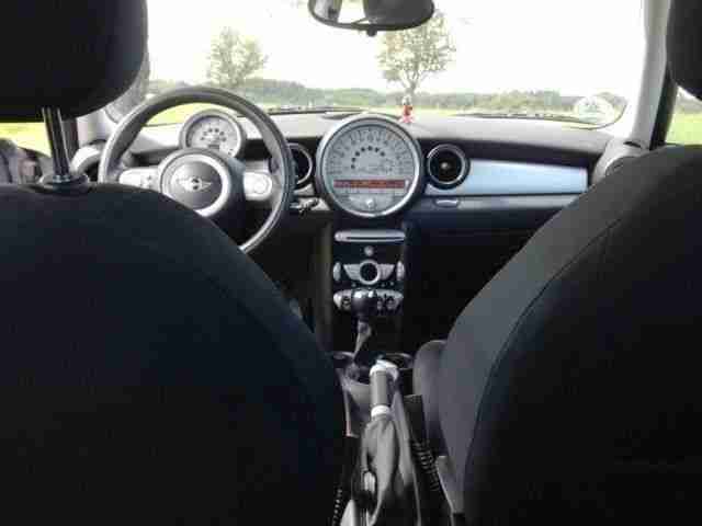 MINI Cooper D 1.6 +PDC+SHZ+M&S+ALU+ESP+Klima+ZV+Servo