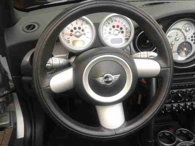 MINI Mini Cooper Cabrio mit Voll-Lederausstattung