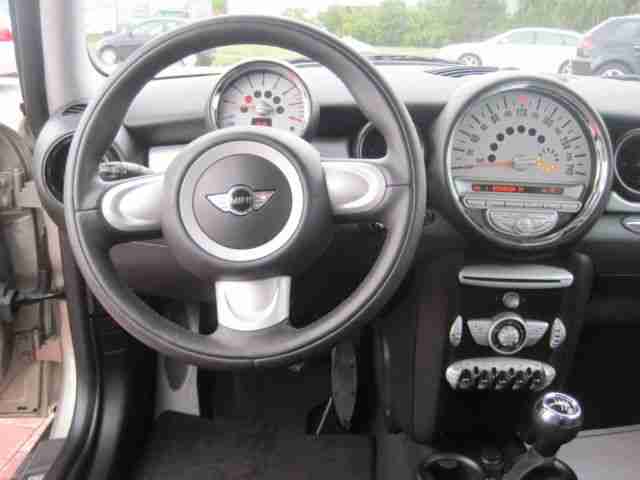 MINI Mini Cooper mit Klima, Sitzheizung und Radio-CD