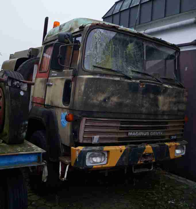 Magirus LKW mit Bergekran