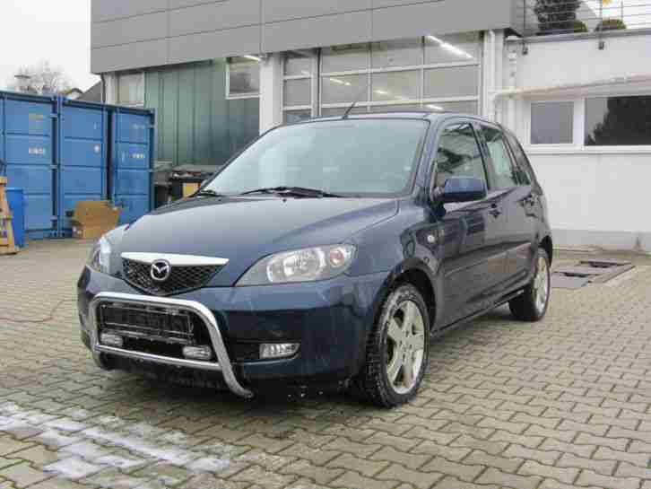 Mazda 2 (DY) Activ 1,4 Diesel Automatik Blau metallic