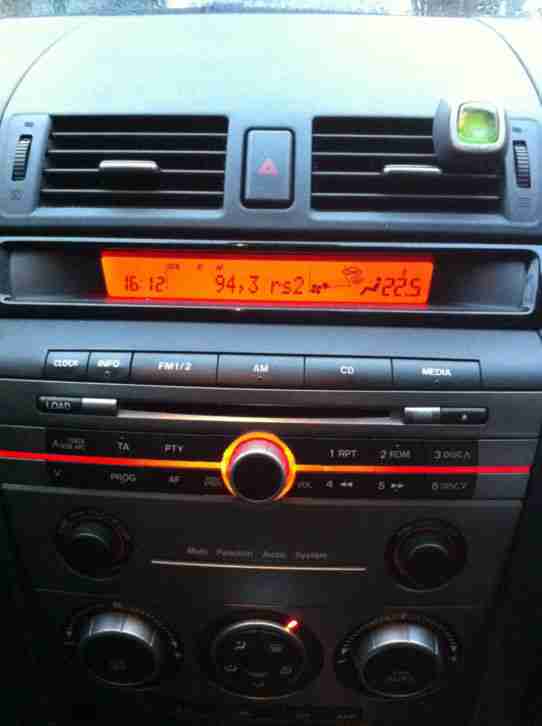 Mazda 3 / 1,6 Sport Activ Limousine