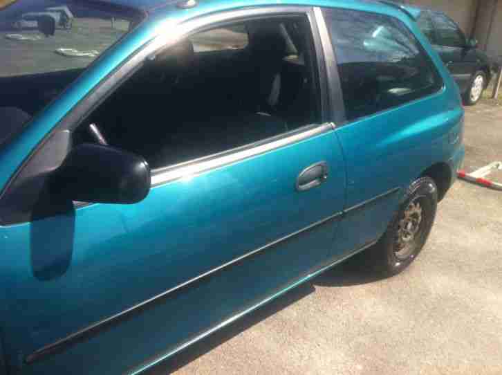 Mazda 323 1,3 16v Ez. 2000