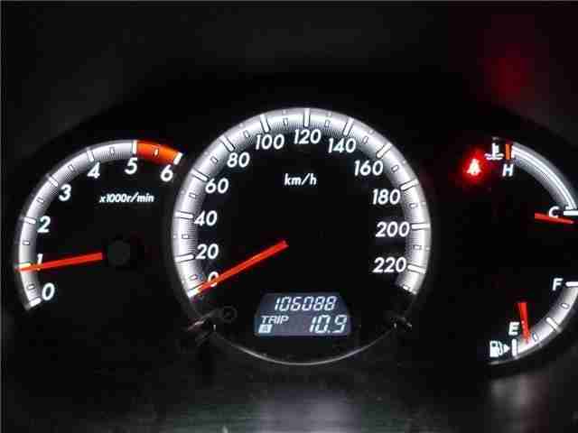 Mazda 5 2.0 CD DPF Exclusive ABS/ESP/ÁLU/7-sitzer/EU4