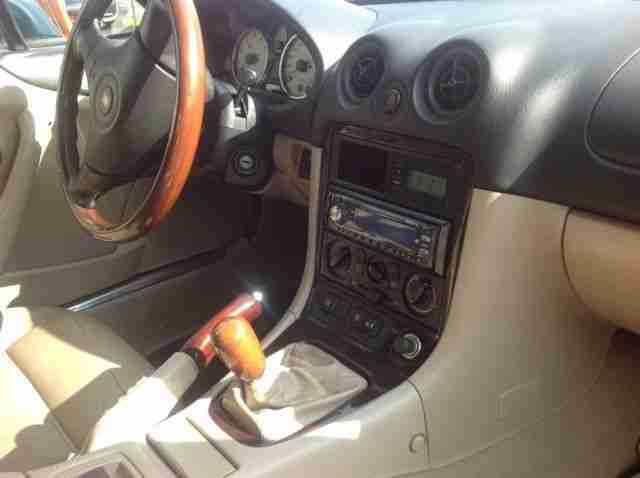 Mazda MX-5 1.6i 16V 1Hand+Leder+ALU's+HU Neu+125TKm