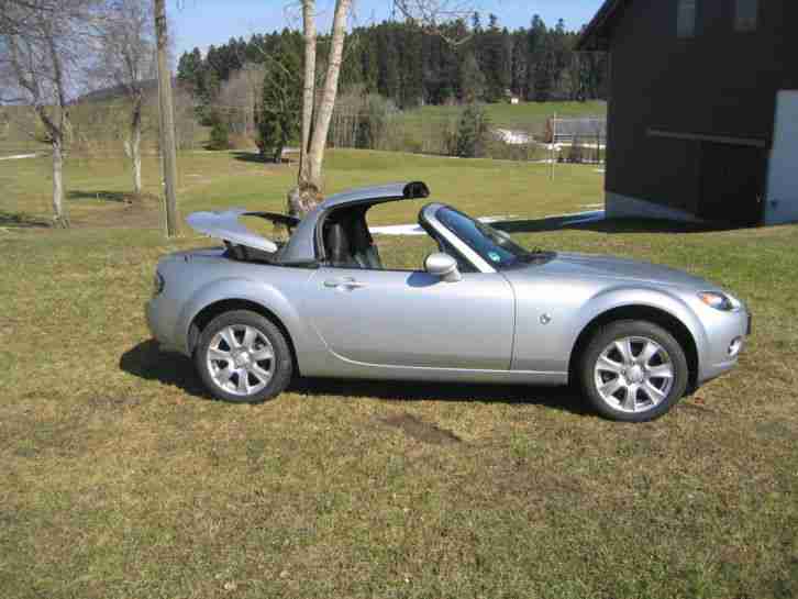 MX 5 Roadster Coupe mit elektr. Stahldach