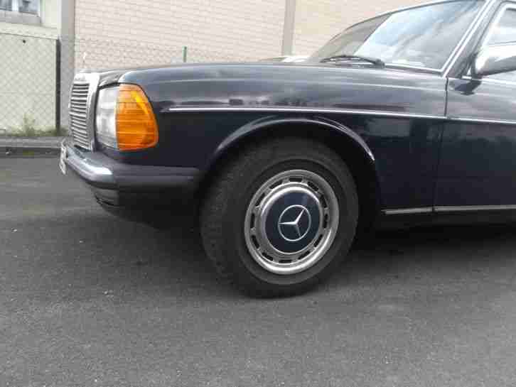Mercedes 200 W123 Benziner 5-Gang dunkelblau 229tkm H-Kennz. 2. Hd. HU 5/16