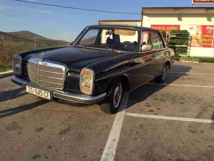 Mercedes 220 Diesel 1974 Angemeldet Schwarz / Blau Oldtimer