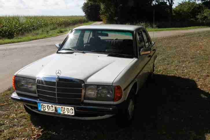 Mercedes Benz 200 - EZ 08/1982 - weiß - Schaltung