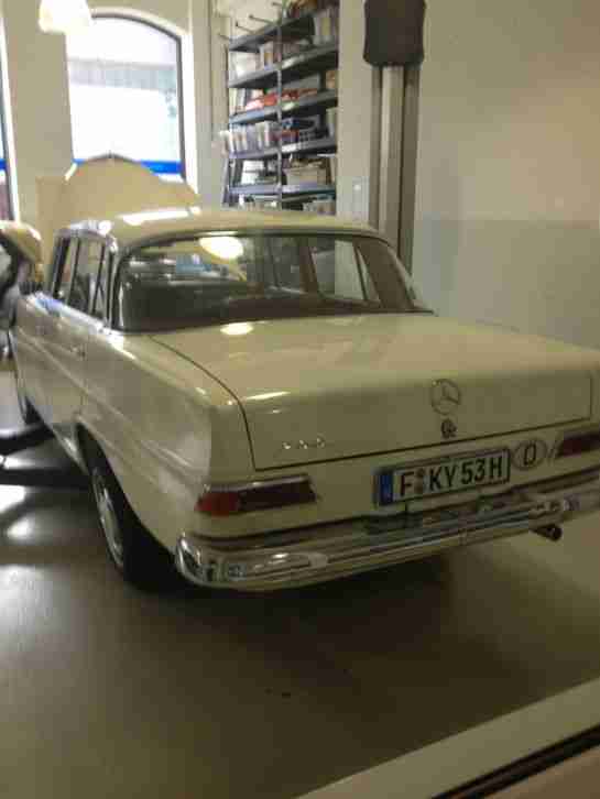 Mercedes Benz 200 Heckflosse Oldtimer, 1200 KM Motor neu, Benziner, Klassikstadt