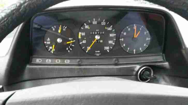 Mercedes-Benz 200 W123 Oldtimer aus 1. Familienbesitz originale 56tkm