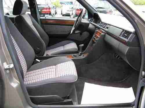 Mercedes-Benz 220 E 1-HD/ORIG.21.500 KM/EL.SD/ALU/WD/R/
