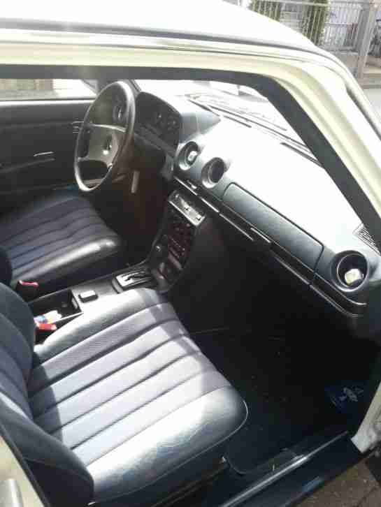 Mercedes Benz 230 E