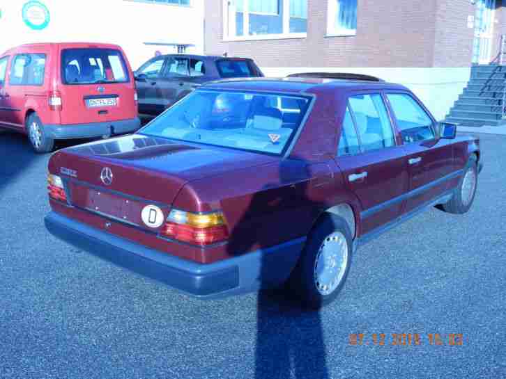 Mercedes-Benz 230 E Limousine