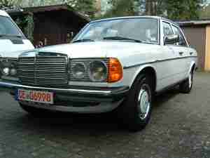 Mercedes Benz 230e, W123