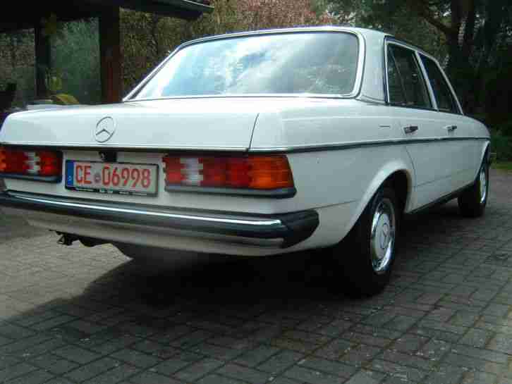 Mercedes Benz 230e, W123