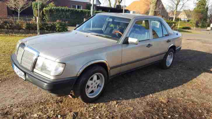 Mercedes Benz 260 E W124 Oldtimer