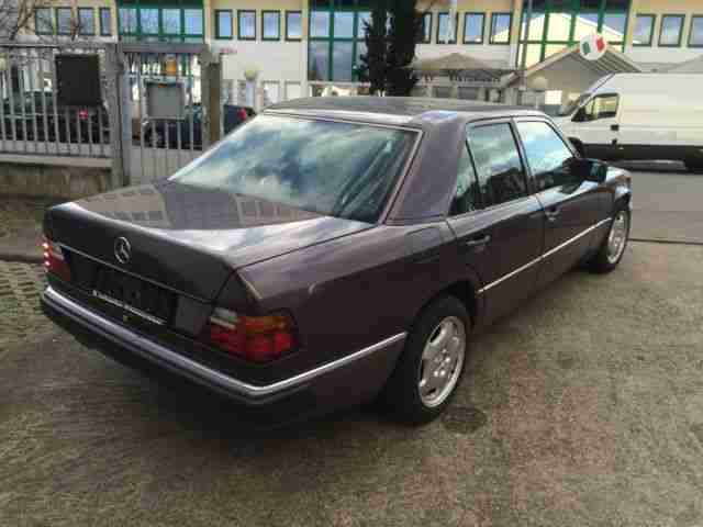 Mercedes-Benz 300 E