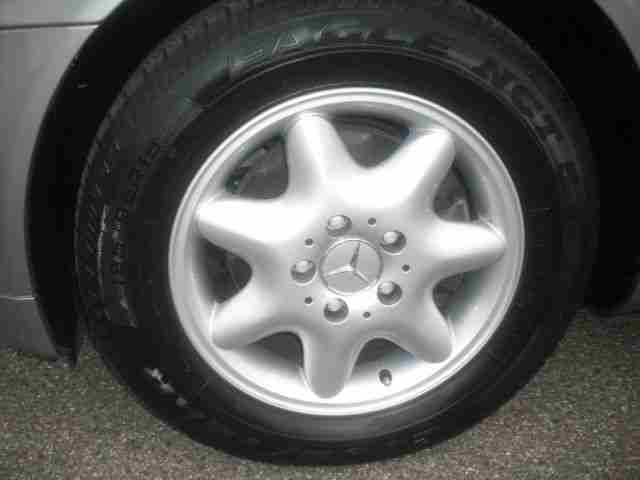 Mercedes-Benz C 180 K Elegance 1. Hd., Garage, TOP !!!