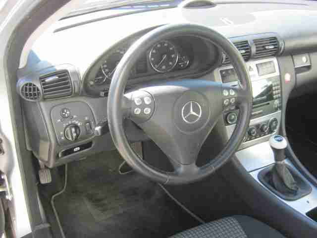 Mercedes-Benz C 180 Sportcoupe-SHZ-PDC-TEMPOMAT-GEPFLEG