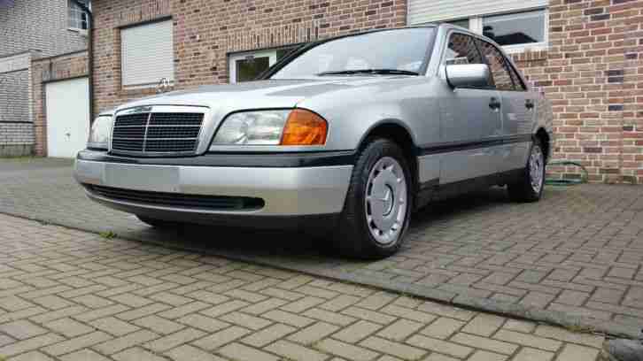 Mercedes Benz C180,Rentnerfahrzeug,Scheckheft,org.137000,Tüv neu,Garagen, Top