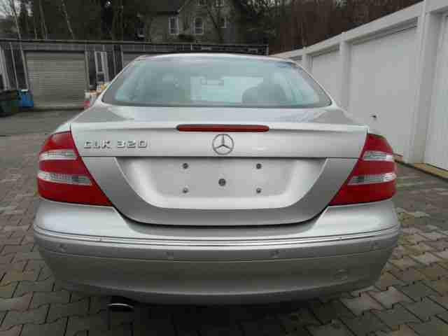 Mercedes-Benz CLK 320 AVANTGARDE MOD.2004 LEDER SD PTS