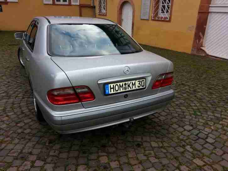 Mercedes-Benz E 200 CDI Classic,6 Gang Schaltung Tüv 09.2016 Grüne Plakette Ahk