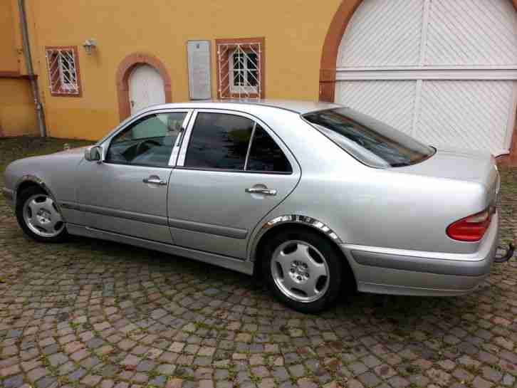 Mercedes-Benz E 200 CDI Classic,6 Gang Schaltung Tüv 09.2016 Grüne Plakette Ahk