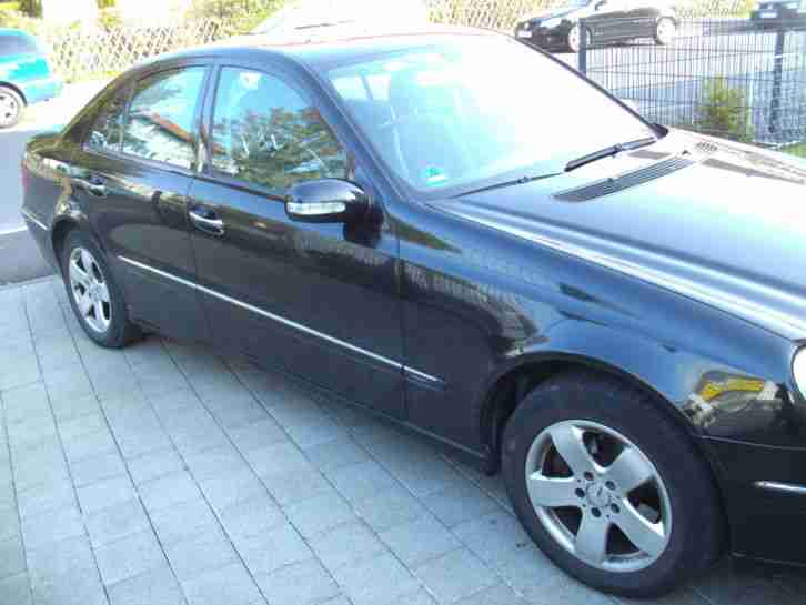 Mercedes Benz E 240 4Matic Avantgarde Bj. 10.2005 1. Hand 177 PS
