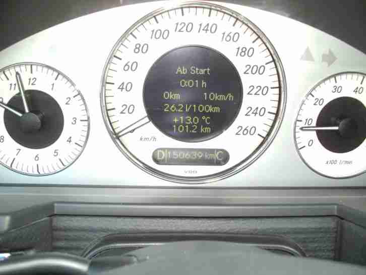 Mercedes Benz E 240 4Matic Avantgarde Bj. 10.2005 1. Hand 177 PS