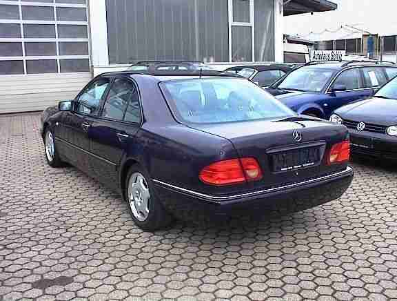 Mercedes-Benz E 240 Avantgarde
