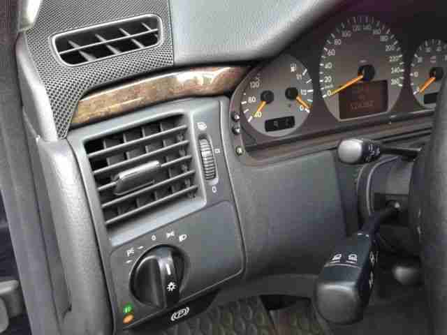 Mercedes-Benz E 240 Avantgarde Xenon Tempomat SHZ Alu 1