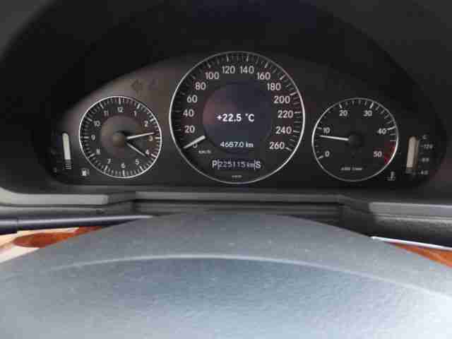 Mercedes-Benz E 270 CDI Elegance*Bi-Xenon*PDC*AHK*Grüne