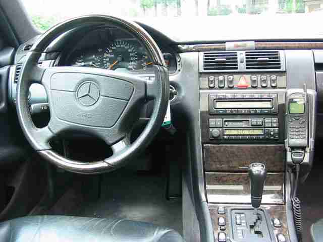 Mercedes-Benz E 320 Avantgarde