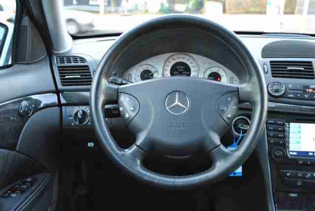 Mercedes-Benz E 320 T CDI Avantgarde DPF*Leder*Comand*1