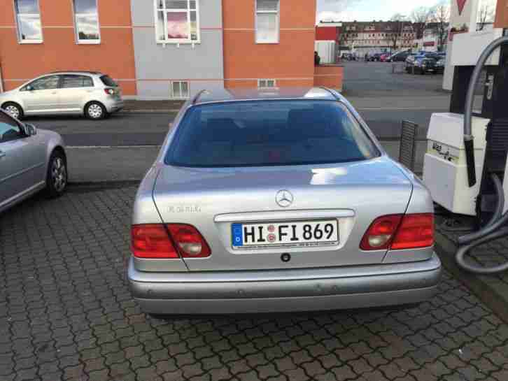 Mercedes Benz E Klasse 230 Automatik TÜV Bis 01/10/17