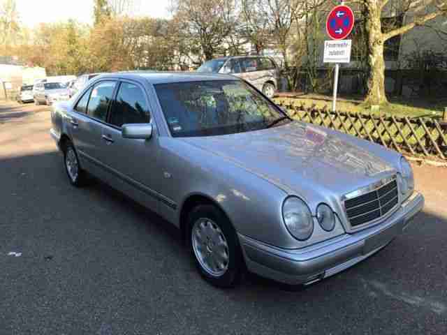 Mercedes-Benz E-Klasse Lim. E 230 Elegance Klimaautomat