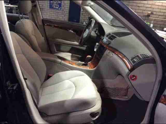 Mercedes-Benz E-Klasse Lim. E 240 Elegance Automatik
