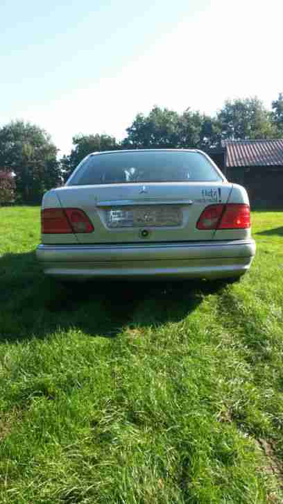 Mercedes Benz E320 W210