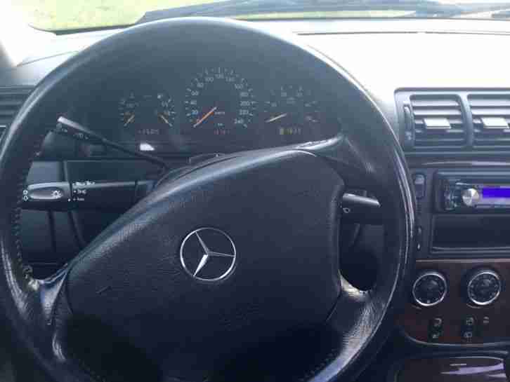 Mercedes Benz ML 270 CDI SCHECKHEFT Xenon Leder AHK 
