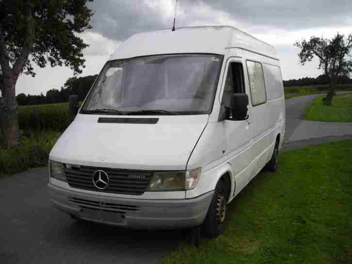 Mercedes Benz Sprinter 208 D NEUER Anlasser