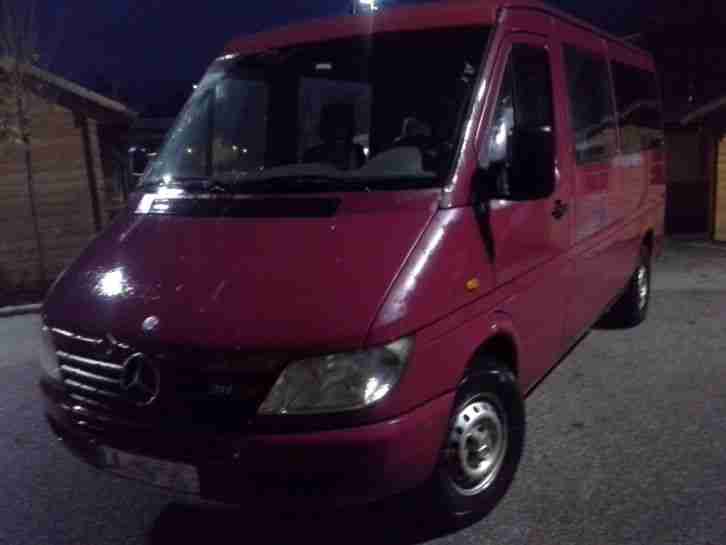 Mercedes Benz Sprinter 311 CDI, Leder 2-farbig, 5 Sitze, Trennw., AHK für 2,8t